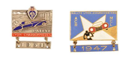 null Broche du Rallye Lyon - Charbonnières avec plaquette annuelle 1954 A. Augis,...