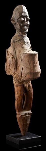 null Botchio - Fon - Bénin anc. Dahomey Bois, tissus, deux petites poteries de médecine...