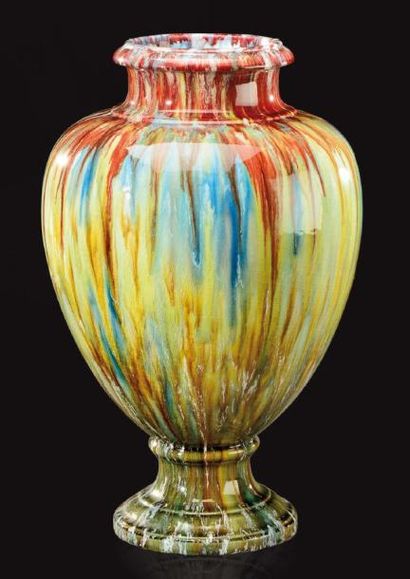 Théodore DECK (1823-1891) Vase de forme balustre à col étranglé et piédouche circulaire...