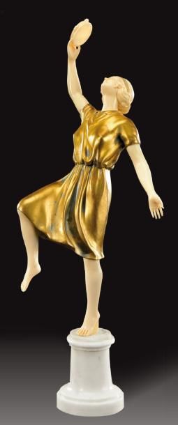 Lucien ALLIOT (1877-1967) Sculpture chryséléphantine en bronze à patine dorée et...