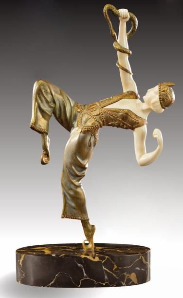 Samuel LIPCHYTZ (1880-1943) «Danseuse au serpent» Rare sculpture chryséléphantine...
