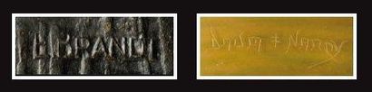 Edgar BRANDT (1880-1960) et DAUM NANCY Paire d'appliques murales à armatures demi-sphériques...