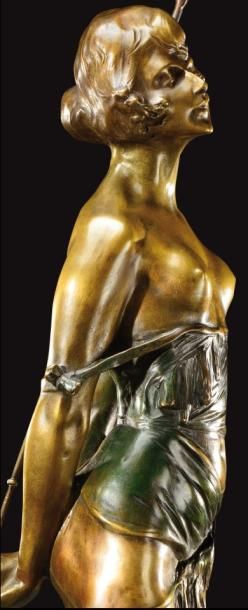BRUNO ZACH (1891-1935) «The riding crop» Importante épreuve en bronze à patine verte...