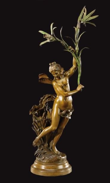 HYPOLITE FRANCOIS MOREAU (1832-1927) Lampe à deux lumières en bronze à patine brune...