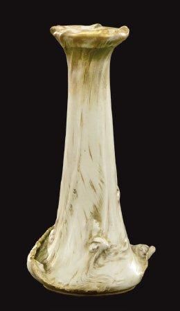 AMPHORA Rare vase de forme conique à fût torsadé et col évasé en céramique émaillée...