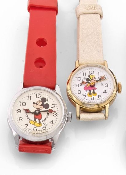 BRADLEY Vers 1970 LOT de 2 montres rondes animées. L'une représentant Mickey, l'autre...