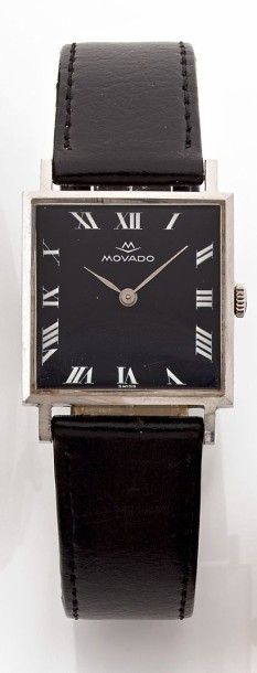 MOVADO Vers 1960 Modèle carré en acier Cadran noir, chiffres Romains, aiguilles bâtons....