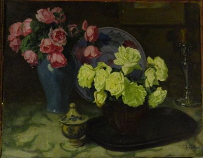 J. CHALEYE (1878-1960) Nature morte aux bouquets de roses Huile sur toile, signée...