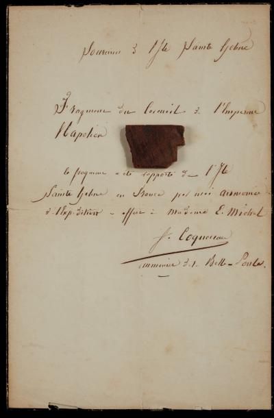 null (NAPOLÉON 1er) Fragment du tombeau. Pièce signée de l'aumônier Félix COQUEREAU...