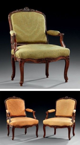 null Suite de trois fauteuils à dossier plat en bois naturel mouluré et sculpté de...