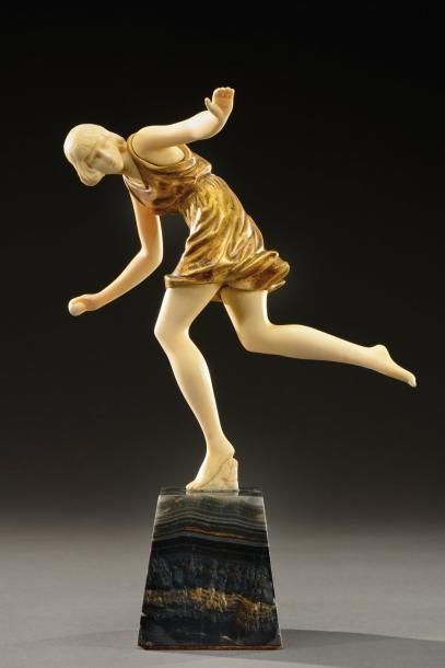 Pierre LE FAGUAYS (1892-1962) Sculpture chryséléphantine en bronze doré et ivoire...