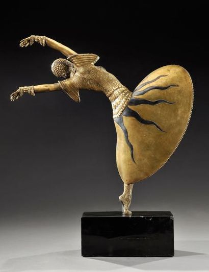 Demeter CHIPARUS (1886-1947) «Alméria» Epreuve en bronze à patine dorée et brune....