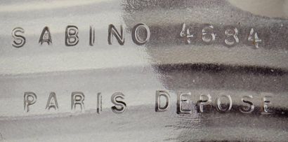 SABINO PARIS Paire d'appliques en verre translucide moulé-pressé à surface satinée...