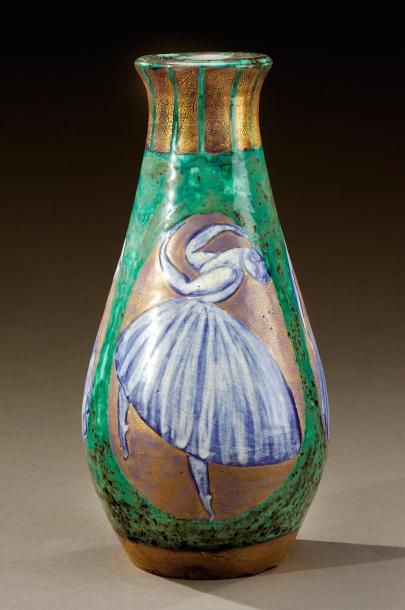 Edouard CAZAUX (1889-1974) Rare vase ovoïde à col évasé en céramique émaillée verte...