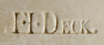 THEODORE DECK (1823-1891) décor de HELLEU Plat circulaire creux sur talon en céramique...