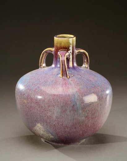 Edmond Lachenal (1855-1930) Vase à corps pansu et long col droit resserré à trois...