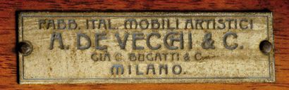 Carlo BUGATTI (1856-1940) Chaise à structure asymétrique en noyer teinté à dossier...