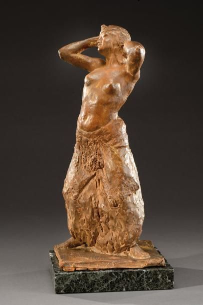 MARS VALETTE, attribué à Sculpture en terre cuite figurant une danseuse orientale....