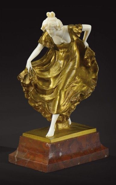 Ernst Seger (1868-1939) «La révérence» Sculpture chryséléphantine en bronze doré...