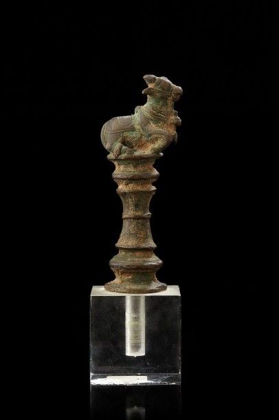 INDE Nandi en bronze à patine crouteuse. XVIII-XIXème siècle Haut.: 12 cm