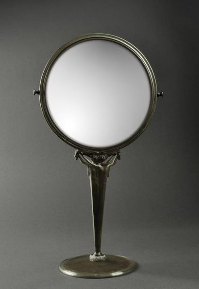 René LALIQUE (1860 - 1945) Exceptionnel miroir «Psyché» en bronze ciselé à patine...