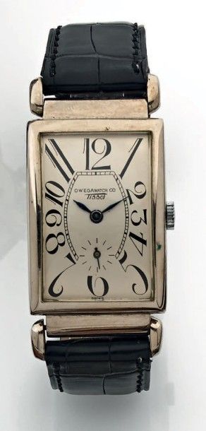 TISSOT Vers 1920 Grande montre homme en métal argenté. Cadran argenté, chiffres arabes...