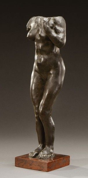 Bernard HOETGER (1874-1949) Etude en bronze à patine noire. Elle repose sur une base...