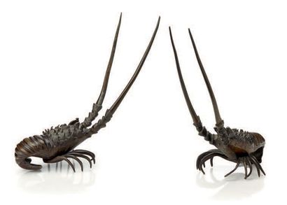 JAPON Lot de 2 langoustes en bronze Période Showa Avec les antennes: 28, 5 cm