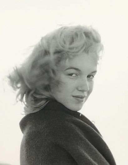 André de DIENES(1913-1985) Marilyn à la couverture, 1946 Tirage argentique sur papier,...