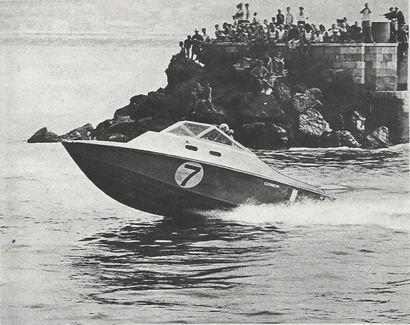 1973 - Cantiere Cosca Gemini 27 «Gioan» Installé sur les bords du fleuve Arno à une...