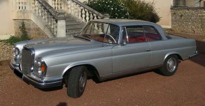 1961 - MERCEDES 220 SEb COUPE «L'interprétation allemande du Grand Tourisme» Mercedes-Benz...