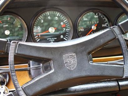 1972 - Porsche 911 T 2.4L «La 911 n'oublie pas l'heure du T » La première version...