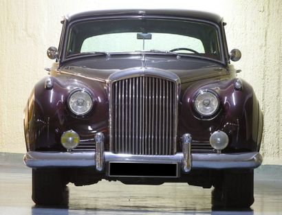 1960 - Bentley S2 Bentley, marque automobile prestigieuse s'il en est, fut créée...