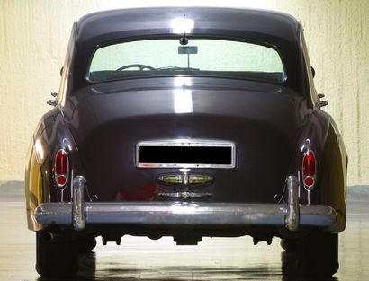 1960 - Bentley S2 Bentley, marque automobile prestigieuse s'il en est, fut créée...