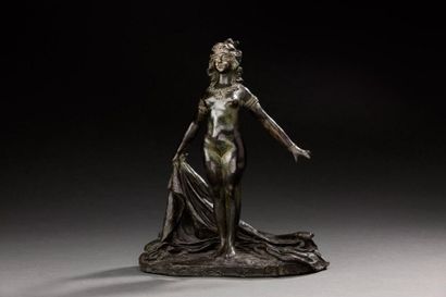 Charles-Raphaël PEYRE (1872-1949) Sujet en bronze à patine brune figurant une femme...