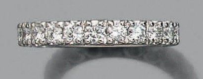 null Alliance en or gris 18k sertie de diamants de taille brillant Tour de doigt:56...