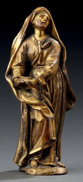 null Statuette en bronze ciselé et doré représentant la Vierge éplorée. Travail germanique...