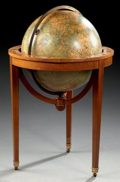null Globe terrestre luminescent de parquet, en verre, signé «Gérard et Barrere géographes...