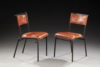 JACQUES ADNET (1900-1984) Paire de chaises à armatures en métal tubulaire laqué noir...