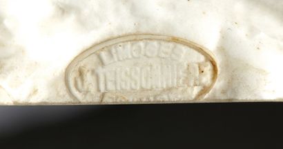 JULES TEISSONNIERE LIMOGES Biscuit en porcelaine de Limoges, figurant une femme dans...