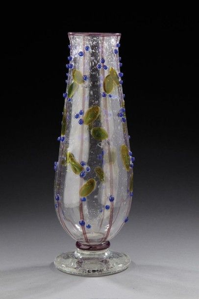 DAUM Nancy Exceptionnel et rare vase de forme balustre en verre soufflé-moulé translucide...
