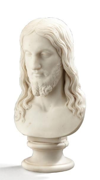 null Buste
en marbre blanc de Carrare sculpté représentant le
Christ.
Signé Césare...