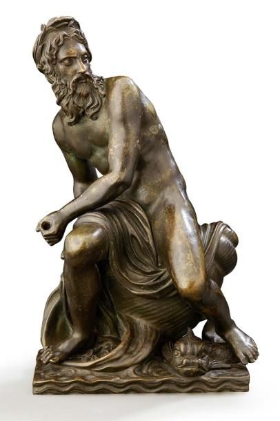 null Groupe en bronze ciselé et patiné représentant Neptune coiffé de roseaux assis...