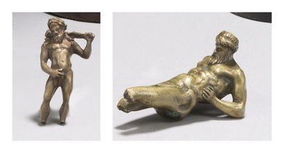 null Deux figures en bronze représentant Atlas et Hercule. Epoque XIXème siècle....