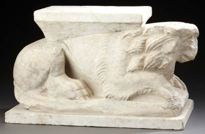 null LION STYLOPHORE en marbre blanc représenté couché Style XIIIème - XIXème H:...