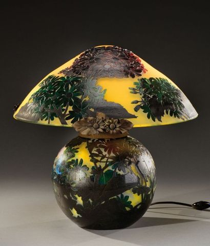 MULLER FRERES LUNEVILLE Importante lampe de table champignon en verre multicouches...