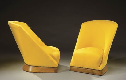 LOUIS SOGNOT (1892-1970) Edité par Primavera Paire de fauteuils modernistes en hêtre...
