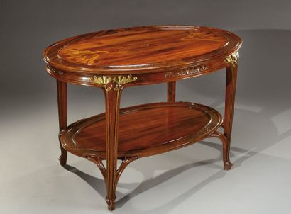 Jules CAYETTE (1882-1953) Exceptionnelle table de milieu en palissandre présentant...