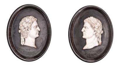 null Paire de médaillons en marbre représentant les profils de Caligola et d'Augustus...