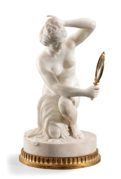null Statue en marbre blanc de Carrare représentant une Vénus au miroir; celle-ci...